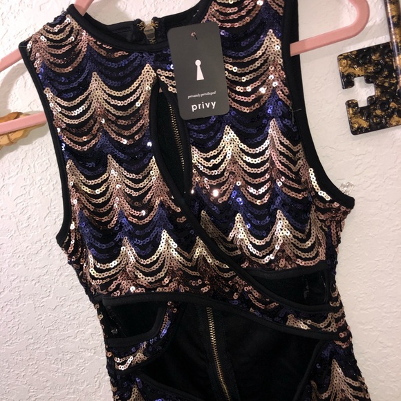 BRAND NEW Sequin CutOut Midi - Picture 4 of 8